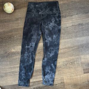 Lululemon diamond dye aligns
